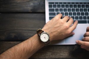 difenca entre hora extra banco horas
