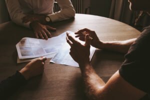 Atrasos e danos causados por prestadoras de serviços? Confira as melhores alternativas para reparar